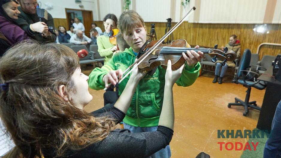 МАСО "Слобожанский" в детском доме-интернате в Богодухове. Фото: Сергей Козлов / KHARKIV Today МАСО "Слобожанский" в детском доме-интернате в Богодухове. Фото: Сергей Козлов / KHARKIV Today