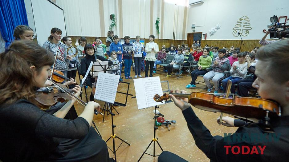 МАСО "Слобожанский" в детском доме-интернате в Богодухове. Фото: Сергей Козлов / KHARKIV Today МАСО "Слобожанский" в детском доме-интернате в Богодухове. Фото: Сергей Козлов / KHARKIV Today