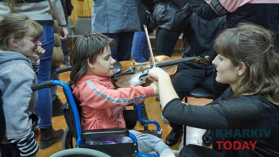 МАСО "Слобожанский" в детском доме-интернате в Богодухове. Фото: Сергей Козлов / KHARKIV Today МАСО "Слобожанский" в детском доме-интернате в Богодухове. Фото: Сергей Козлов / KHARKIV Today