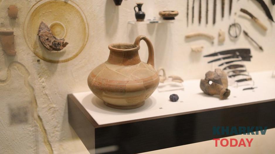 В ХНУ им. В. Н. Каразина открылась выставка "Итоги полевых археологических исследований 2019 года". Фото: KHARKIV Today/Сергей Козлов 