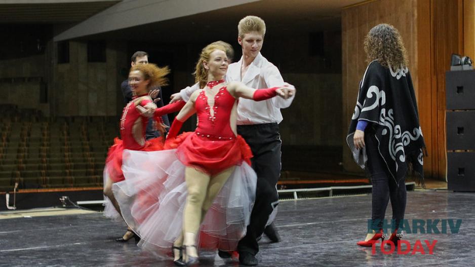 Как артисты ХНАТОБа готовятся к "Hello, musical". Фото: Сергей Козлов / KHARKIV Today