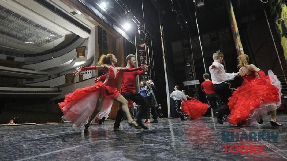 Как артисты ХНАТОБа готовятся к "Hello, musical". Фото: Сергей Козлов / KHARKIV Today