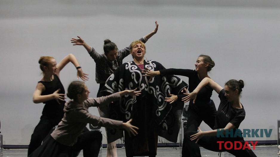 Как артисты ХНАТОБа готовятся к "Hello, musical". Фото: Сергей Козлов / KHARKIV Today