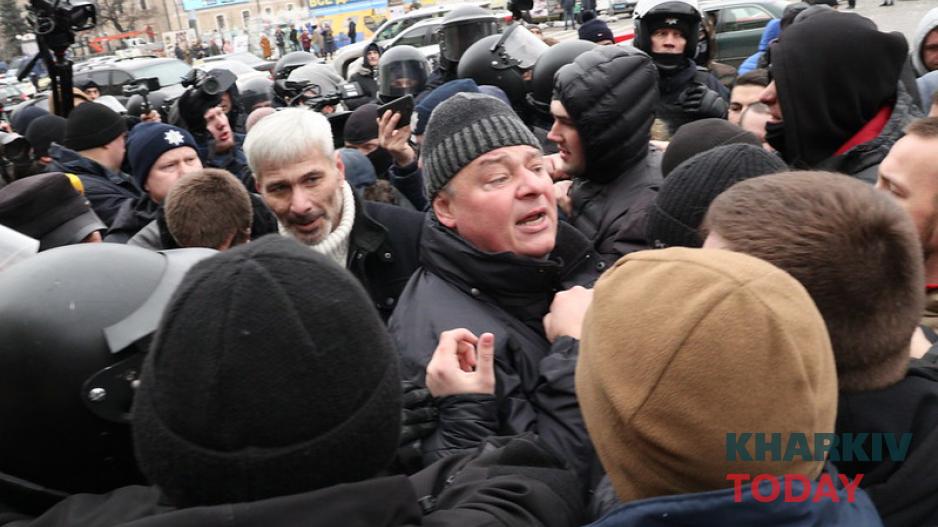 Митинг за русский язык в Харькове закончился потасовкой. Фото: KHARKIV Today/Сергей Козлов Митинг за русский язык в Харькове закончился потасовкой. Фото: KHARKIV Today/Сергей Козлов