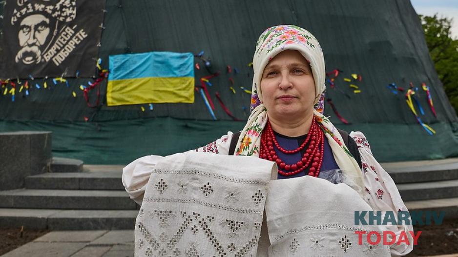 День вишиванки у Харкові вийшов із підземки: фоторепортаж