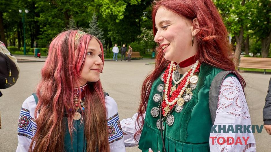 День вишиванки у Харкові вийшов із підземки: фоторепортаж