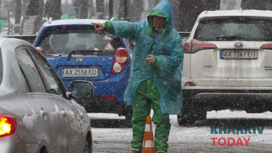 В Харькове выпал снег
