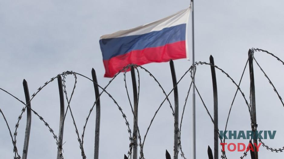 Украина выдворяет 13 российских дипломатов.