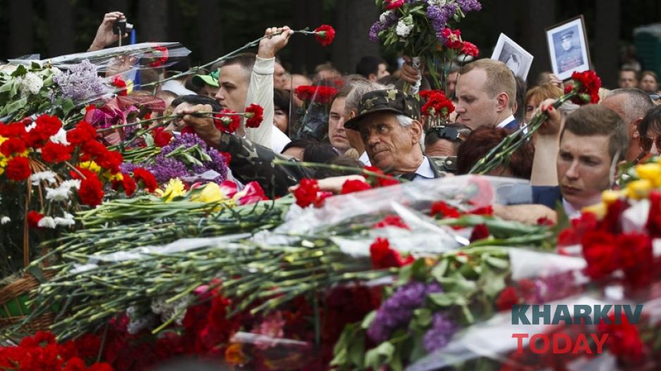 9 мая к Мемориалу Славы пришли около 15 тысяч человек.