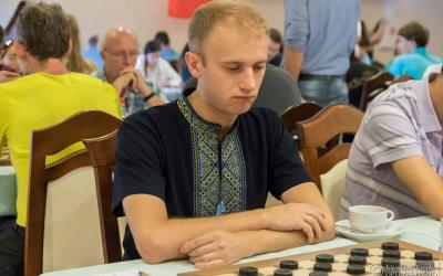 Юрий Аникеев стал чемпионом в блице по шашкам-64 (бразильская версия).
