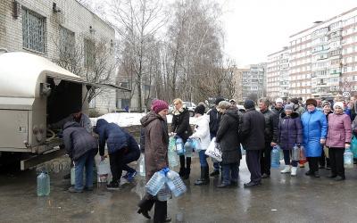 С середины марта в Лозовой ежедневно происходят аварии на водопроводных и канализационных сетях. Фото: lozovarada.gov.ua