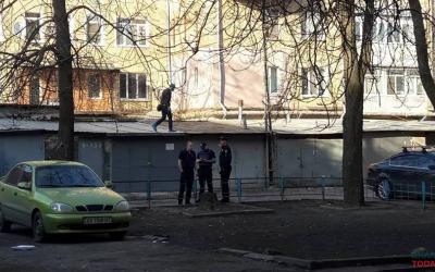 Во время стрельбы в центре Харькова пострадали двое людей.