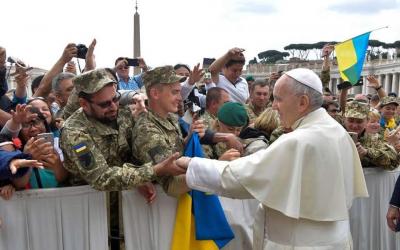 Украинские военные побывали на аудиенции Папы Римского. Фото: unn.com.ua