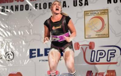 Харьковчанка установила мировой рекорд на чемпионате Европы по пауэрлифтингу. Фото: sport-express.ua