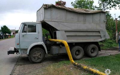 В Харьковской области мужчина подшофе угнал грузовик. Фото: ГУНП