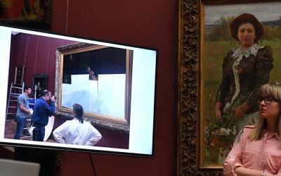 В Третьяковской галерее мужчина повредил картину Репина. Фото: news2world.net