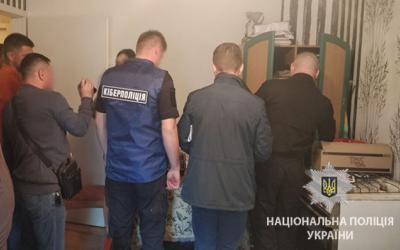 Харьковского патрульного подозревают в "торговле" служебной информацией. Фото: Нацполиция Украины
