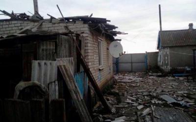 В Троицком под обстрела боевиков попала семья, два человека погибли. Фото: РБК УКраина