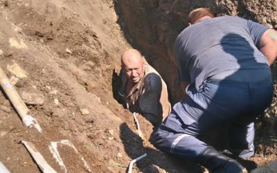 В Дергачах мужчину засыпало землей. Фото: ГСЧС в Харьковской области