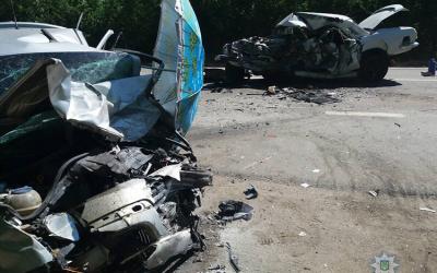 В Запорожской области в аварии погибли трое людей.