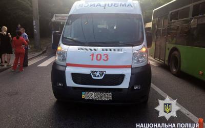 На перекрестке улиц Чкалова и Шишковского карета скорой помощи сбила 15-летнего парня. Фото: пресс-служба ГУ НП в Харьковской области
