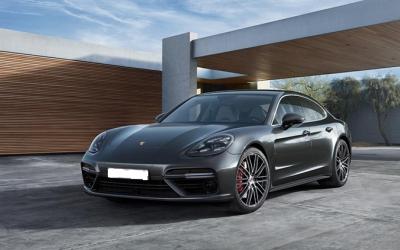 Муж бухгалтера сельсовета в Харьковской области купил Porsche Panamera. Фото: RIA.com