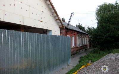 В Харькове поймали "домушника, когда он перелез через забор с украденным. Фото: ГУ НП в Харьковской области