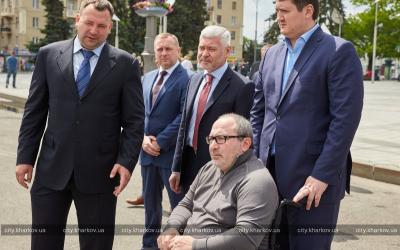 Геннадий Кернес пообещал, что Алексей Топчий будет отвечать на жалобы харьковчан. Фото: city.kharkov.ua