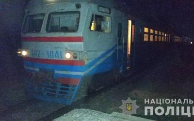 В Харькове поезд сбил женщину.
