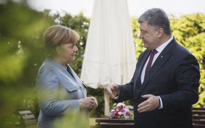 Порошенко и Меркель скоординировали действия накануне визита путина в Германию. Фото: president.gov.ua