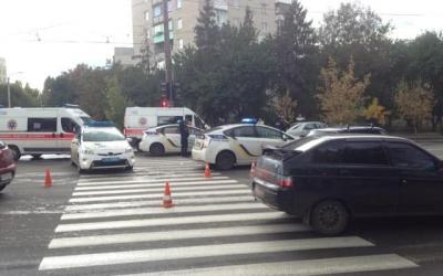 В Харькове полицейский "Приус" попал в ДТП. Фото: соцсети