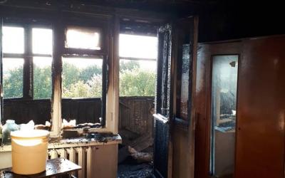 В Лозовском районе пожарные спасли женщину и 11-летнего ребенка. Фото: ГСЧС в Харьковской области