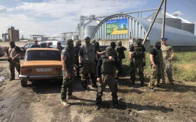 Полиция задержала более 20 участников вооруженного конфликта. Фото: Kharkjv Live.