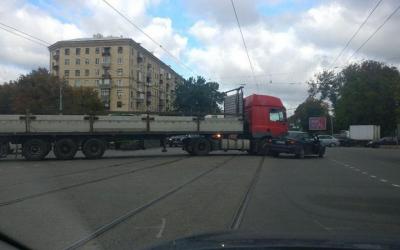 На опасном перекрестке очередное ДТП.