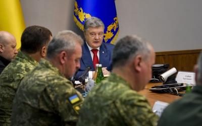 Порошенко ввел военное положение в Украине с 14.00 часов 26 ноября