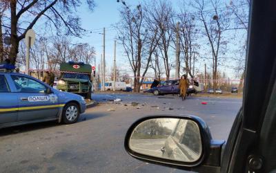 В Харькове автомобиль Нацгвардии попал в аварию: есть пострадавшие