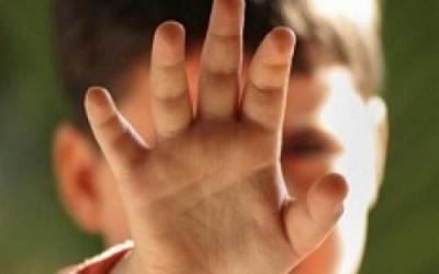 Для отца, который выбросил сына из окна, требуют ужесточить меру пресечения. Фото: из открытых источников