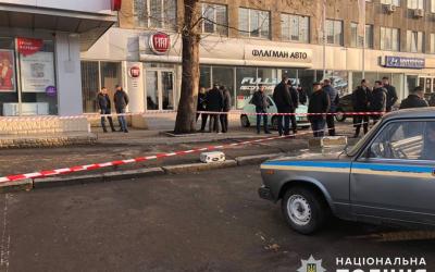 В Николаеве около здания суда расстреляли семейную пару. Фото ГУНПУ