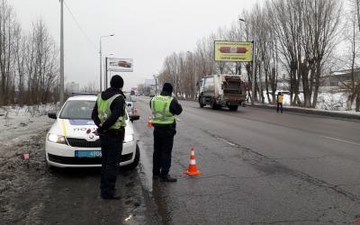 11 февраля харьковские полицейские вышли на патрулирование улиц города с новыми измерителями скорости TruCAM. Фото: Елена Павленко/Kharkiv Today