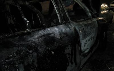 В Московском районе ночью сгорел Mercedes. Фото: ГСЧС в Харьковской области