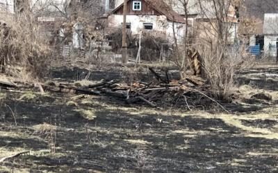 Хотел потушить, но стало плохо: в Харьковском районе из-за горения сухостоя погиб пенсионер-гипертоник. Фото: ГСЧС в Харьковской области
