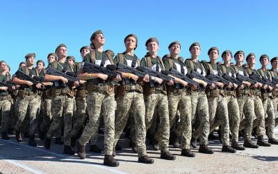 С нового учебного года девочкам разрешат учиться в военных лицеях