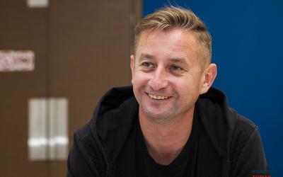 Читай-пиши школьников из зоны ООС приглашают поучаствовать в литературном конкурсе. Фото: KHARKIV Today