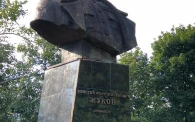 Памятник вернулся на место спустя чуть более месяца. Фото: facebook.com/gennadykernes.